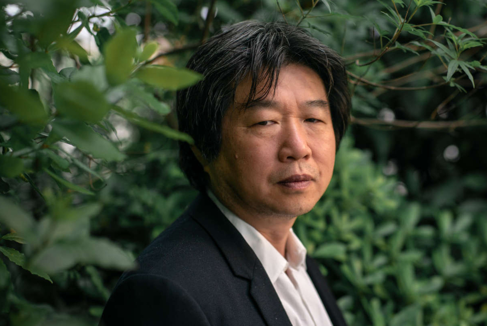 ‘Man in Black’ Review: Wang Bing’s Mid-Length Art Piece Is Part Memoir, Part Music, All Mesmerizing